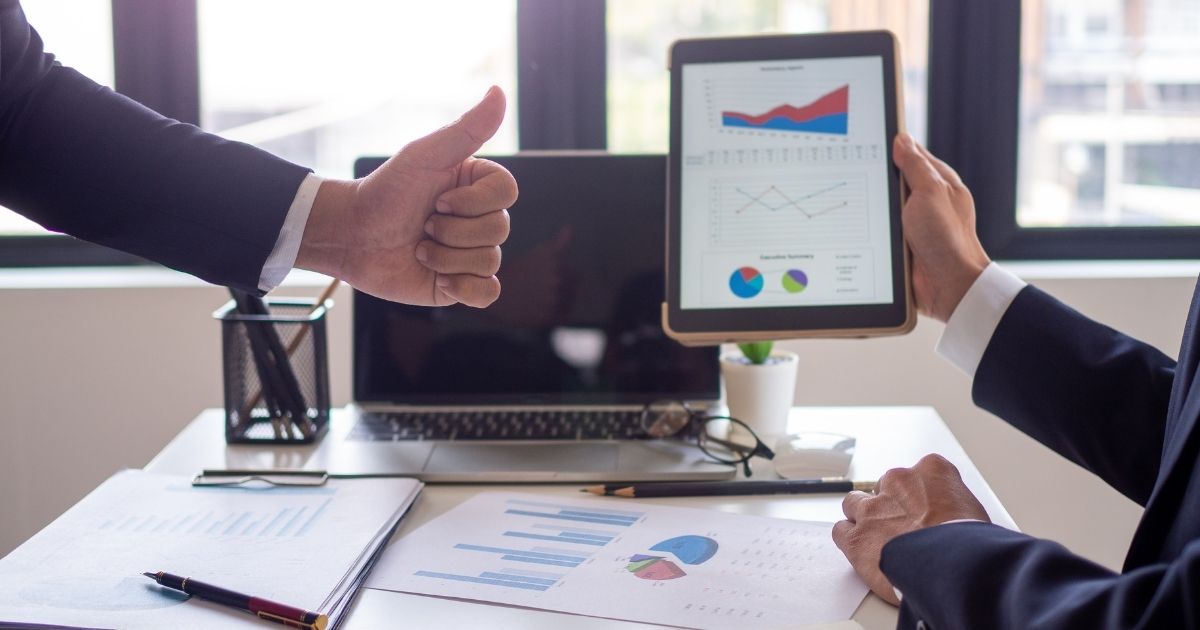 Data Shows Successful Members Have Higher Log In Rate and Response Rate Data Shows Successful Members Have Higher Log In Rate and Response Rate